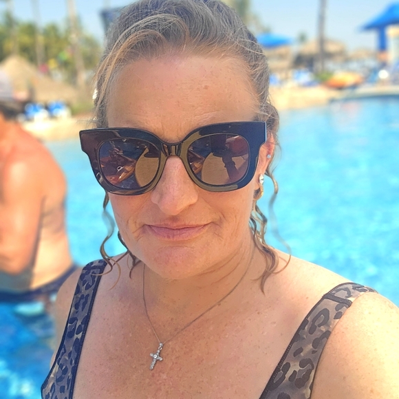 Meet your Posher, Catherine - Picture 1 of 1